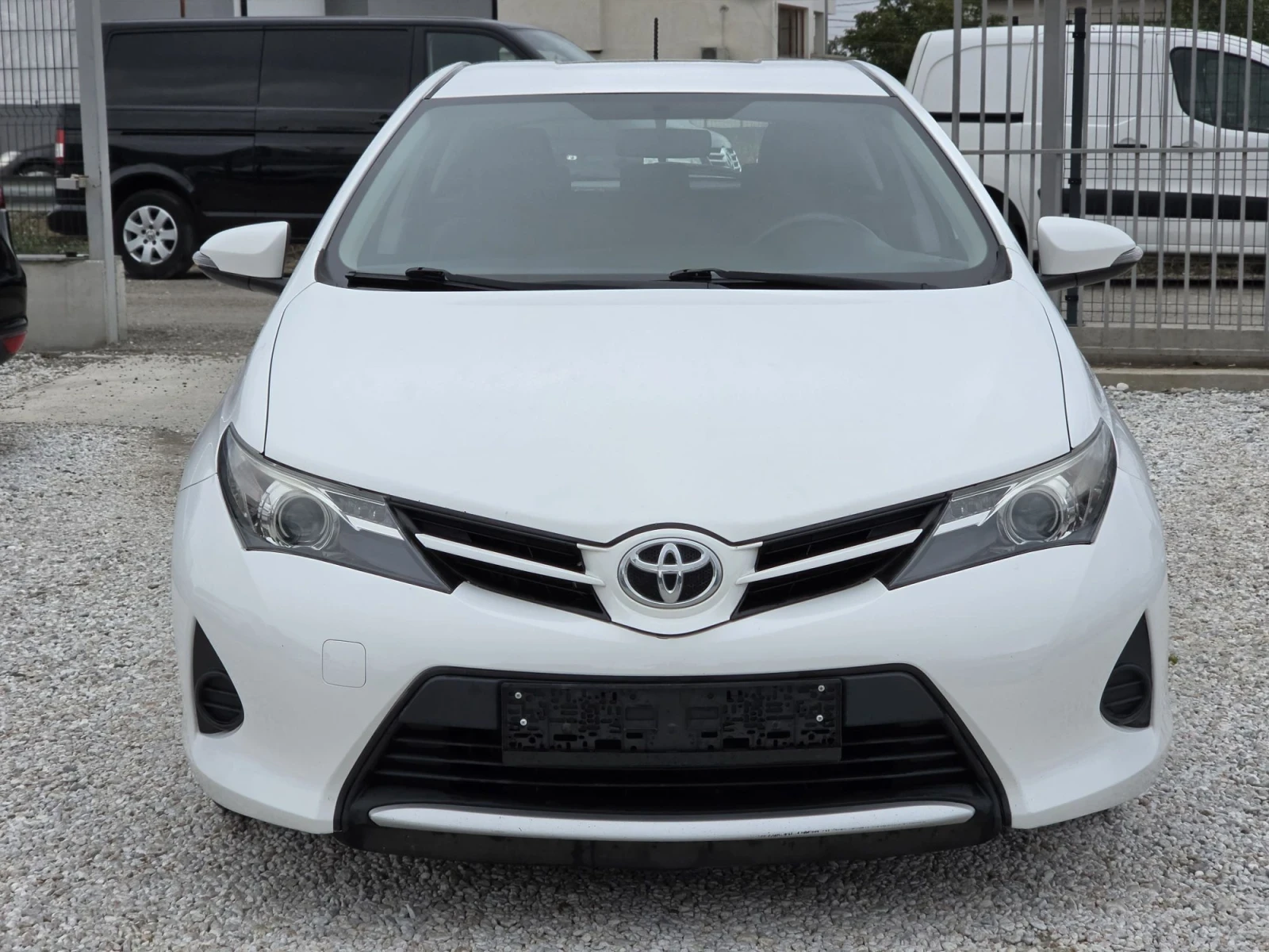 Toyota Auris 1.4/90 ���� / 6 �������� | Mobile.bg � ����������� 2