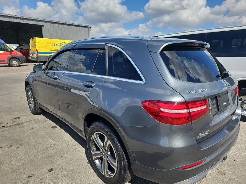 Mercedes-Benz GLC 300 4MATIC* AMG* BURMESTER* PANO, снимка 4 - Автомобили и джипове - 47794159