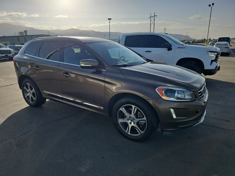 Volvo XC60 T6* PLATINUM* ДИГИТАЛНО* ТАБЛО* ПОДГРЕВ* КАМЕРА* П, снимка 2 - Автомобили и джипове - 48193776