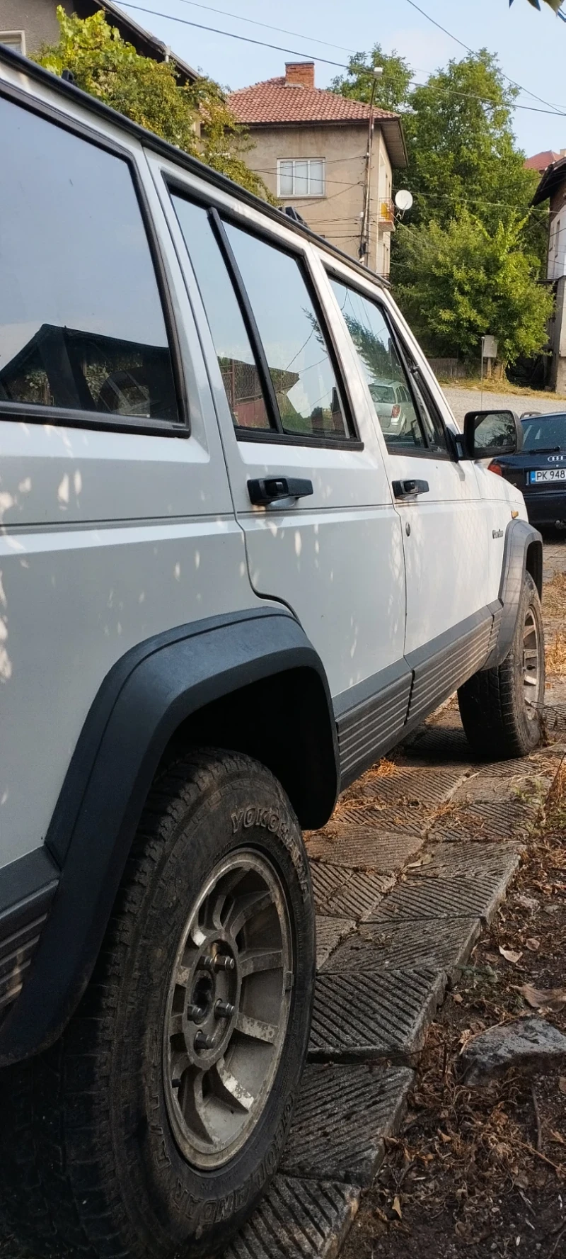 Jeep Cherokee 2.1 turbo diesel , снимка 9 - Автомобили и джипове - 51063456