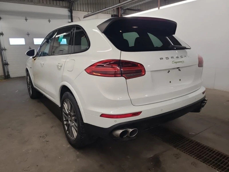 Porsche Cayenne * S E Hybrid * CARFAX * ЦЕНА ДО БЪЛГАРИЯ, снимка 4 - Автомобили и джипове - 52726771