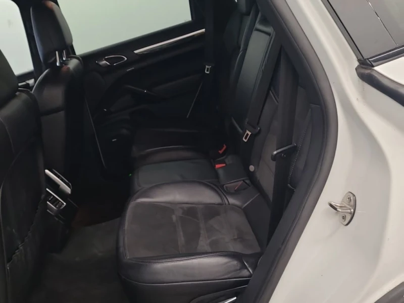 Porsche Cayenne * S E Hybrid * CARFAX * ЦЕНА ДО БЪЛГАРИЯ, снимка 13 - Автомобили и джипове - 52726771