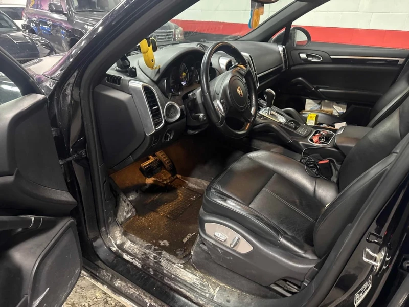 Porsche Cayenne * Diesel * CARFAX * ЦЕНА ДО БГ, снимка 6 - Автомобили и джипове - 53181616