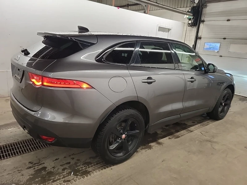 Jaguar F-PACE * PREMIUM * CARFAX * ФИНАНСИРАНЕ, снимка 12 - Автомобили и джипове - 53325034