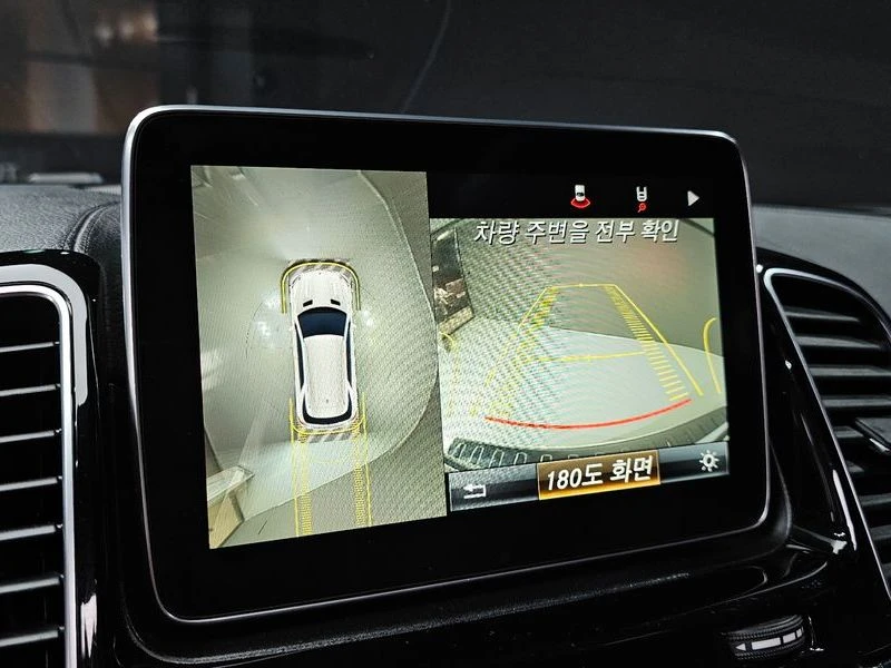 Mercedes-Benz GLE 63 AMG 4MATIC* HARMAN KARDON* DISTRONIC* 360* TV* PANO* , снимка 14 - Автомобили и джипове - 55336240