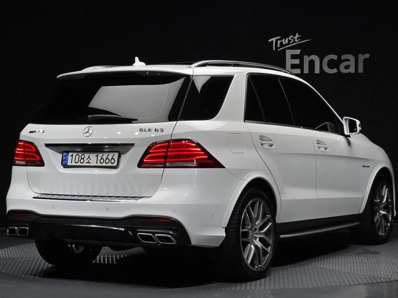 Mercedes-Benz GLE 63 AMG 4MATIC* HARMAN KARDON* DISTRONIC* 360* TV* PANO* , снимка 3 - Автомобили и джипове - 55336240