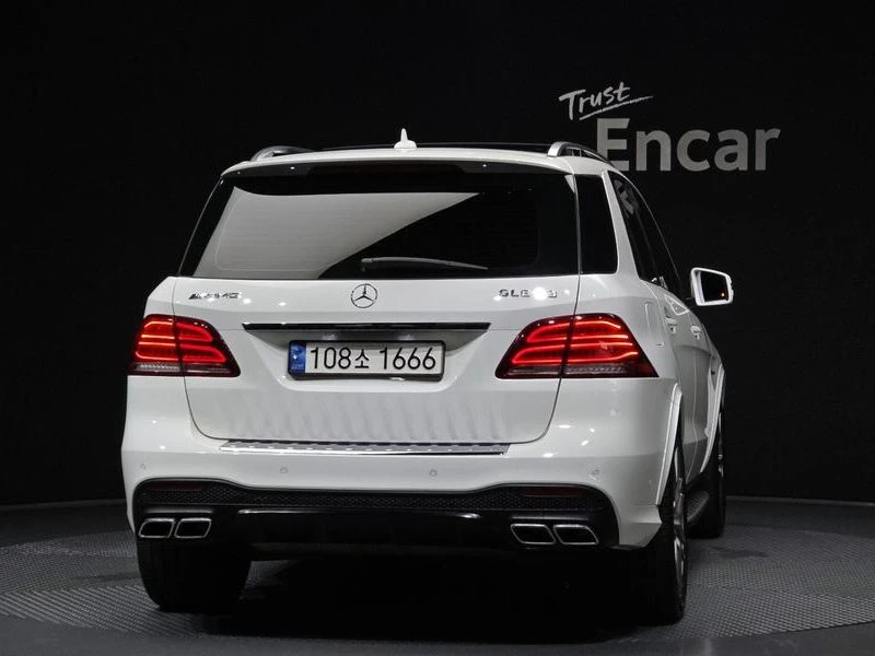 Mercedes-Benz GLE 63 AMG 4MATIC* HARMAN KARDON* DISTRONIC* 360* TV* PANO* , снимка 4 - Автомобили и джипове - 55336240