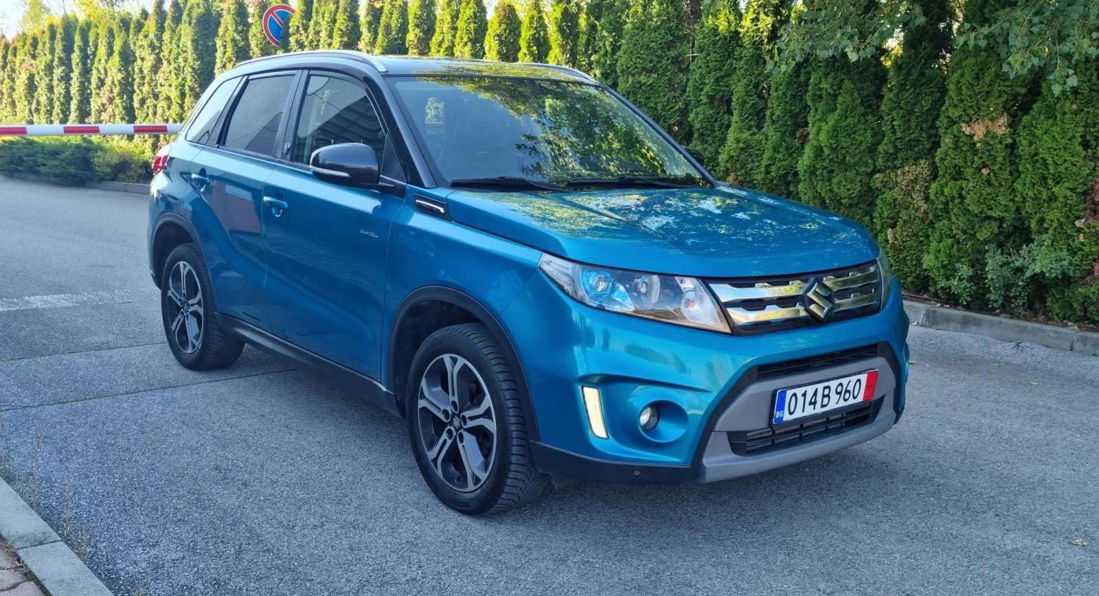 Suzuki Vitara Автоматик / Панорама /4х4 - изображение 2