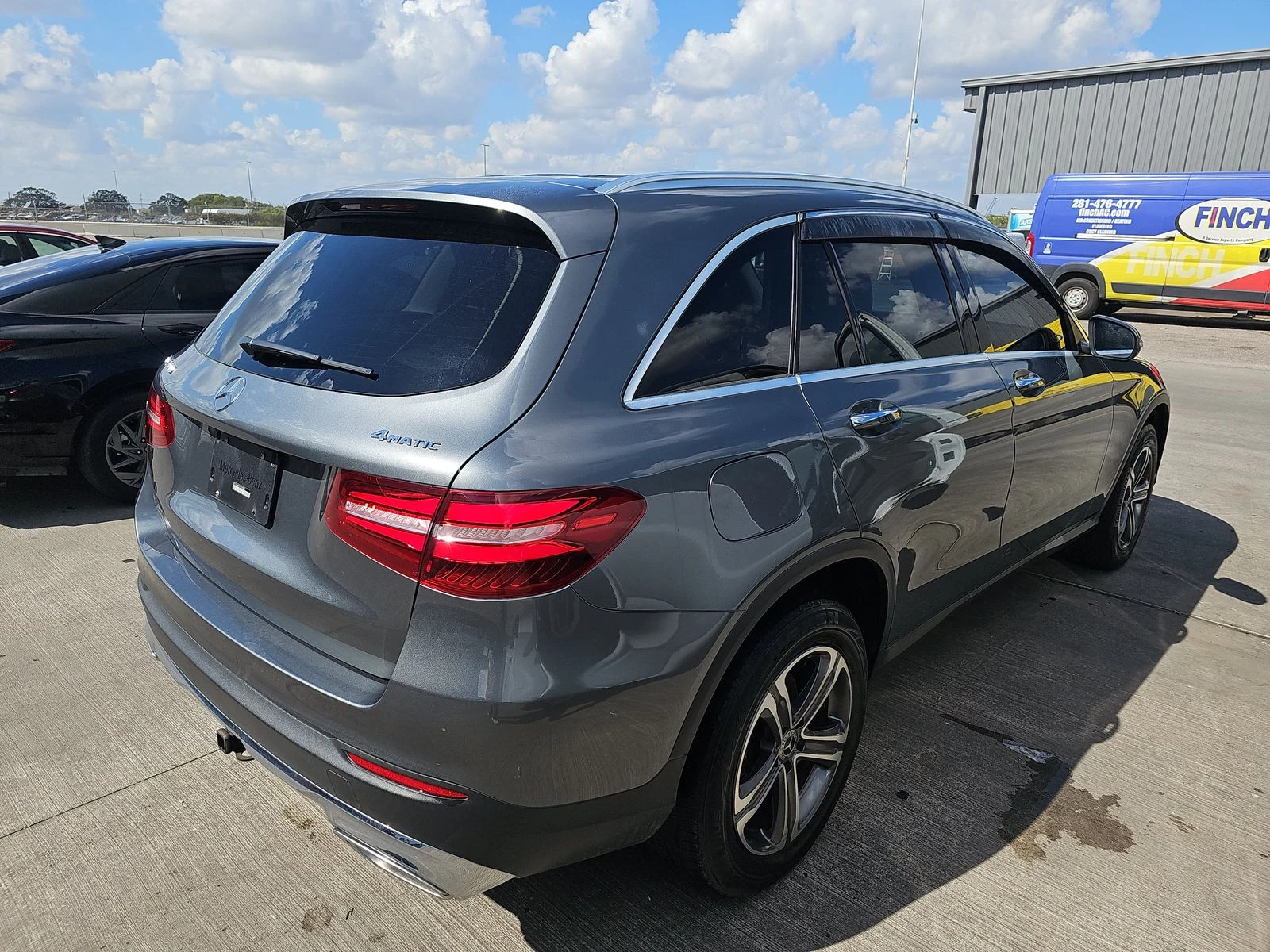 Mercedes-Benz GLC 300 4MATIC* AMG* BURMESTER* PANO - изображение 6