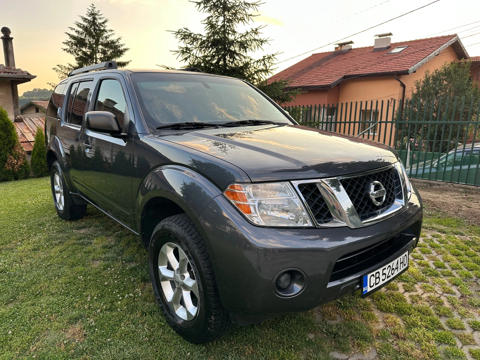 Nissan Pathfinder 4.0 V6 euro5 - изображение 2