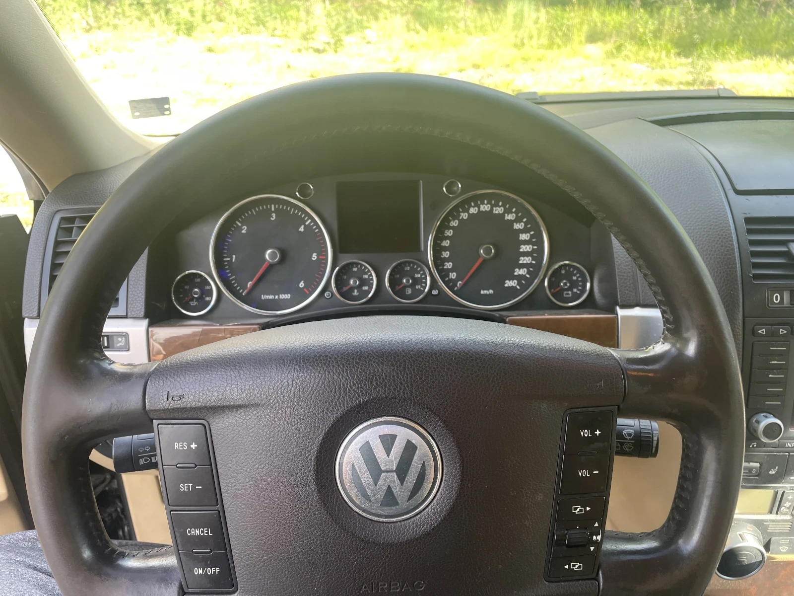 VW Touareg, снимка 12 - Автомобили и джипове - 54768347