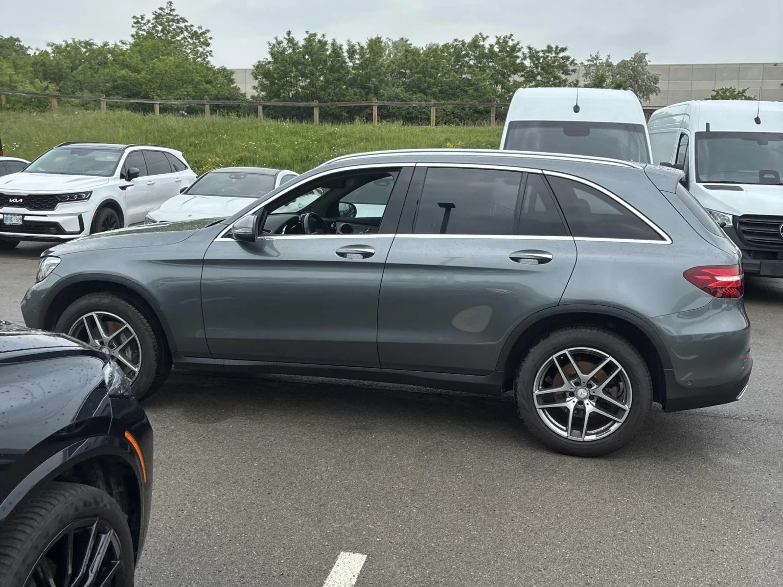 Mercedes-Benz GLC 300 ПАНОРАМА * ПОДГРЕВИ * CARFAX * АВТО КРЕДИТ * , снимка 3 - Автомобили и джипове - 54859607