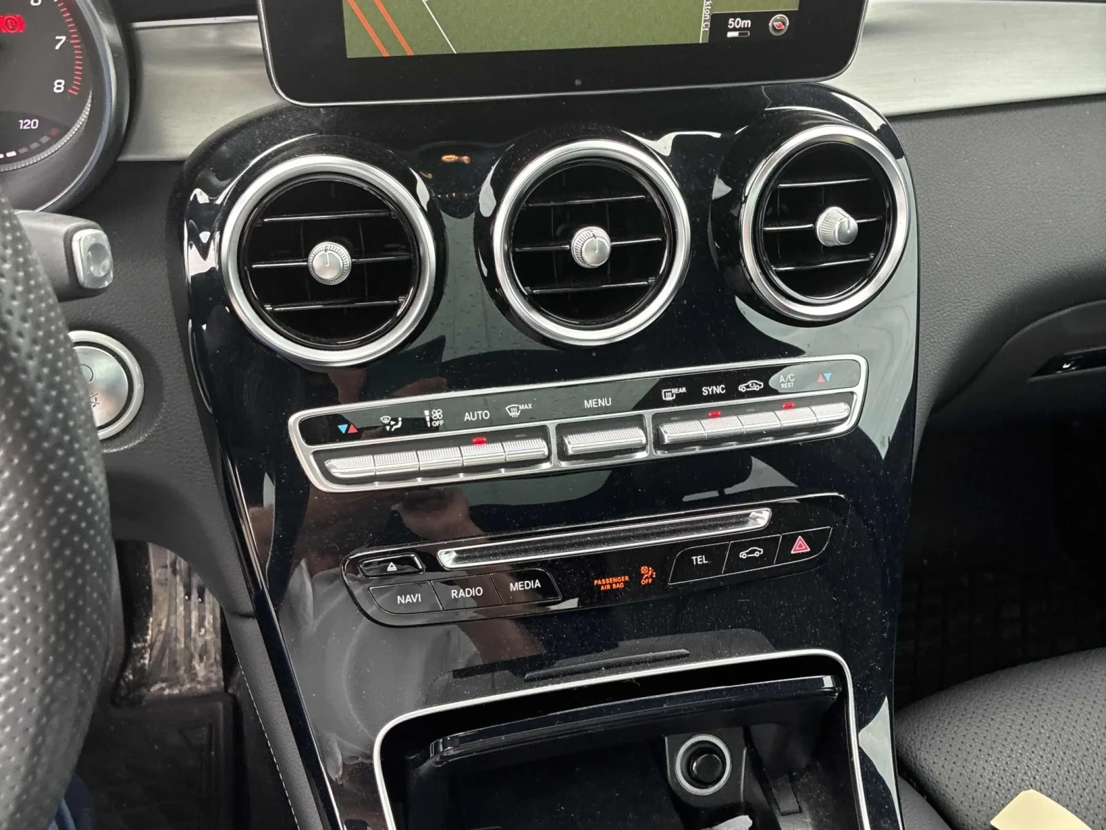 Mercedes-Benz GLC 300 ПАНОРАМА * ПОДГРЕВИ * CARFAX * АВТО КРЕДИТ * , снимка 12 - Автомобили и джипове - 54859607