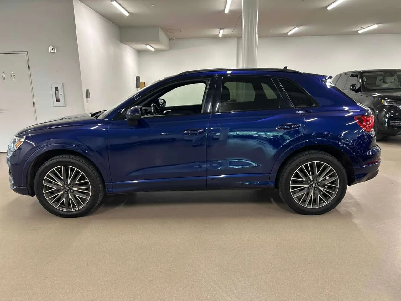 Audi Q3 * 45 TFSI quattro * CARFAX * ЦЕНА ДО БГ, снимка 4 - Автомобили и джипове - 55243567