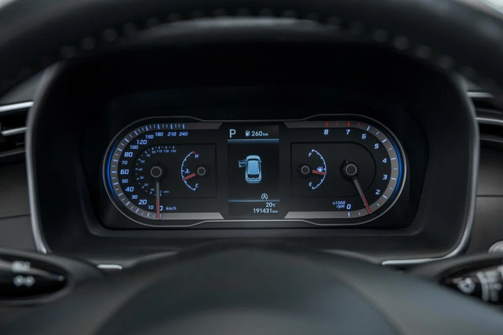 Hyundai Tucson Preferred AWD * DIS * ПОДГРЕВ * КАМЕРА, снимка 8 - Автомобили и джипове - 56182013