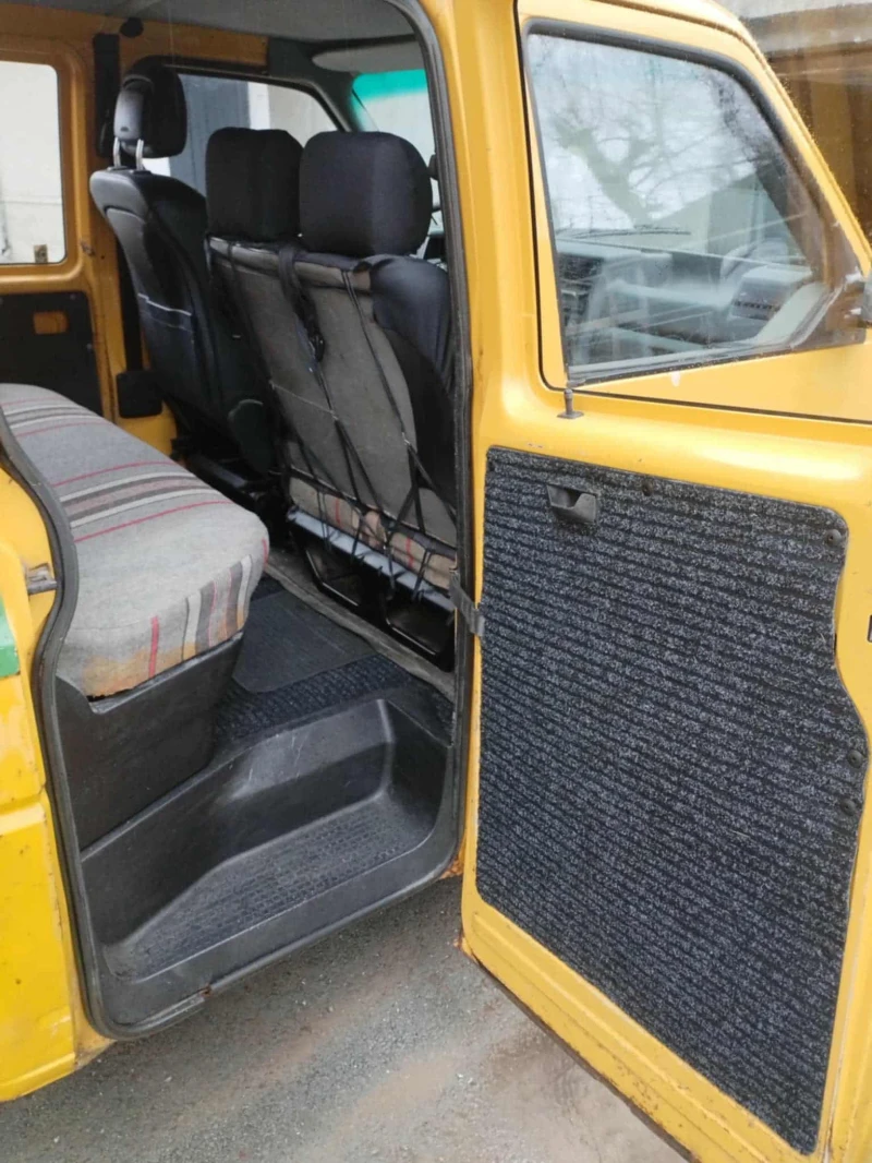 VW Transporter 2.4, снимка 6 - Бусове и автобуси - 52675951