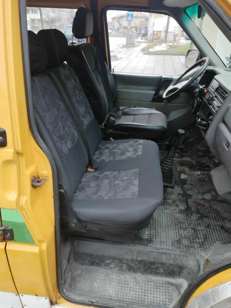 VW Transporter 2.4, снимка 11 - Бусове и автобуси - 52675951