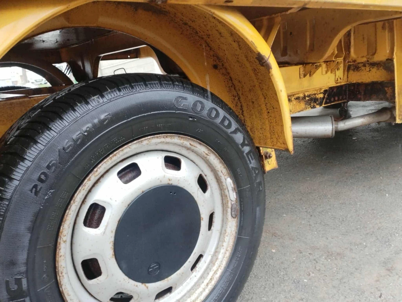 VW Transporter 2.4 - изображение 7