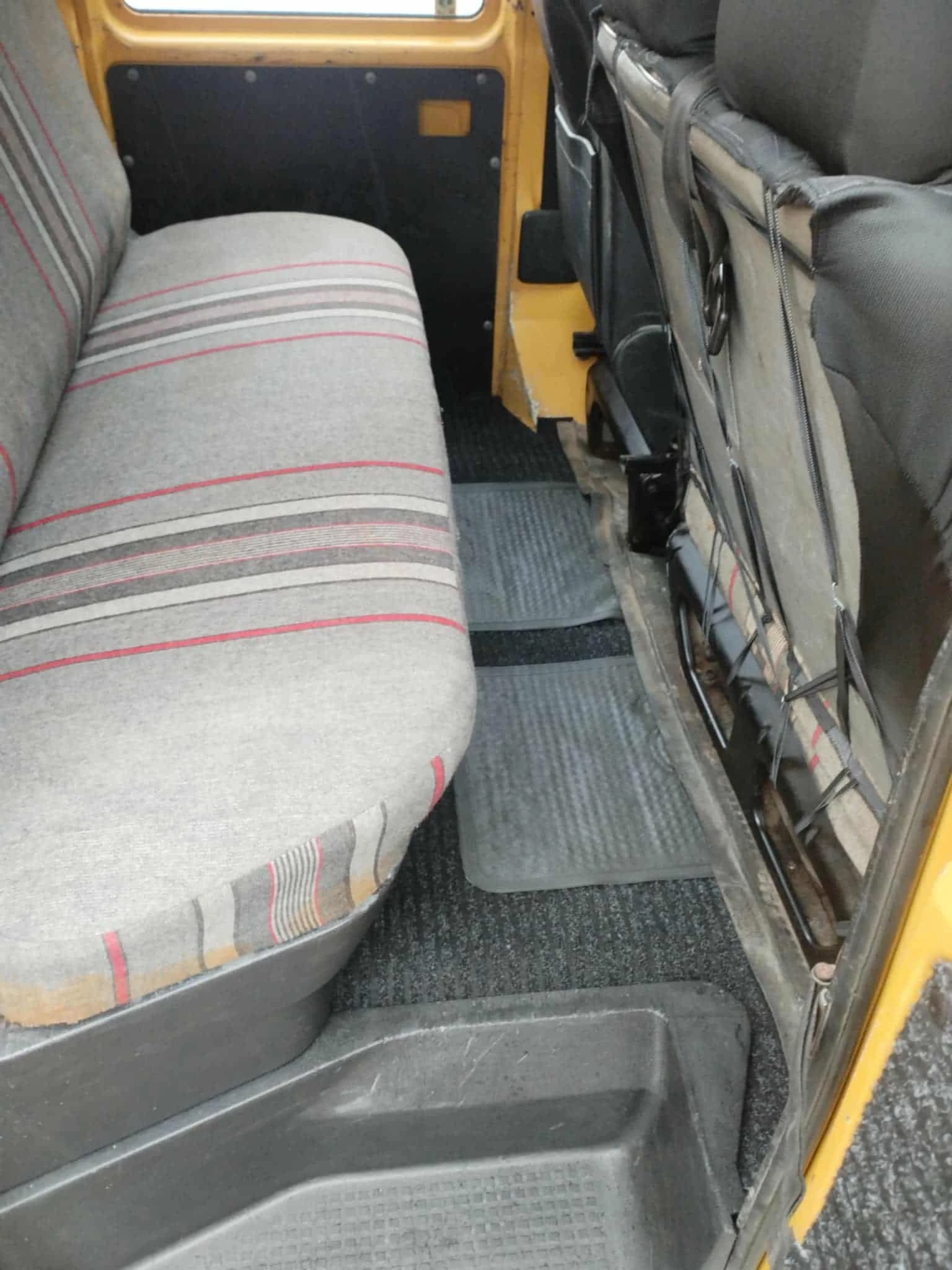 VW Transporter 2.4 - изображение 9