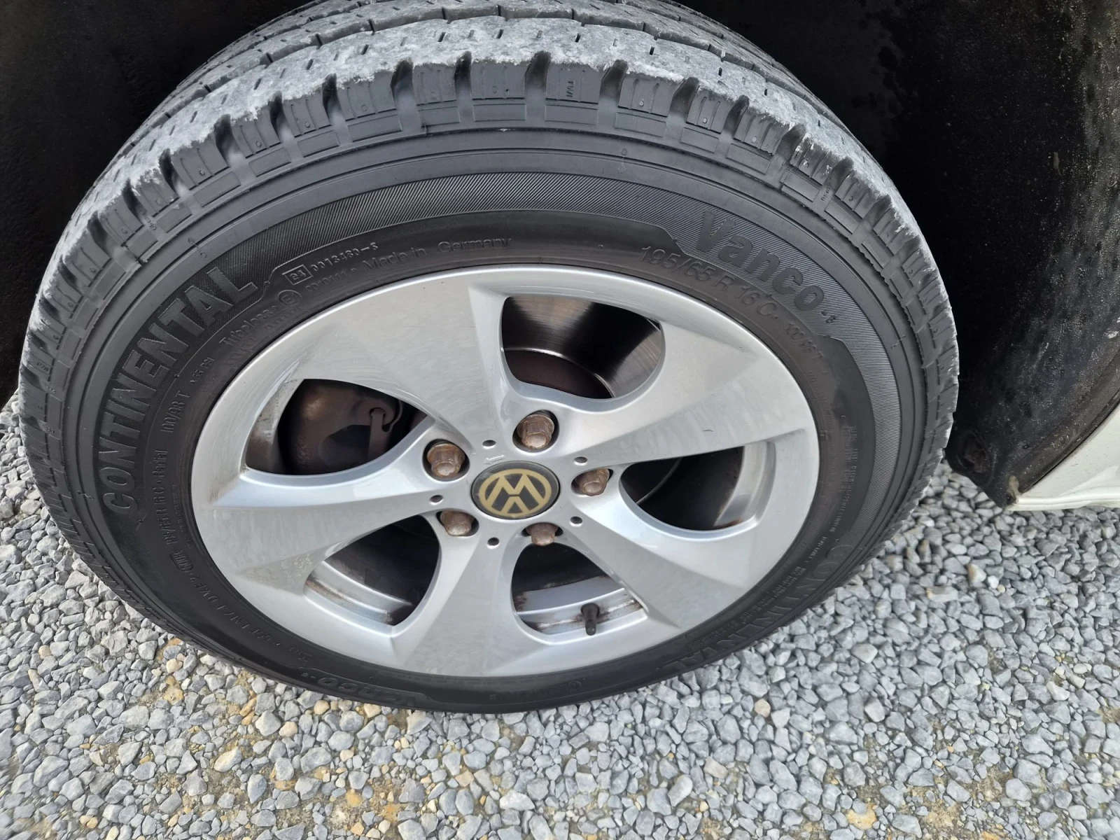 VW Transporter 1.9TDI, снимка 13 - Бусове и автобуси - 56639249
