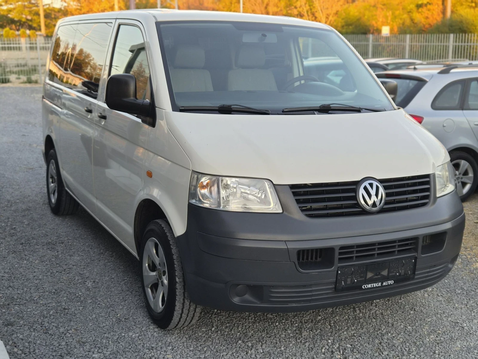 VW Transporter 1.9TDI, снимка 16 - Бусове и автобуси - 56639249
