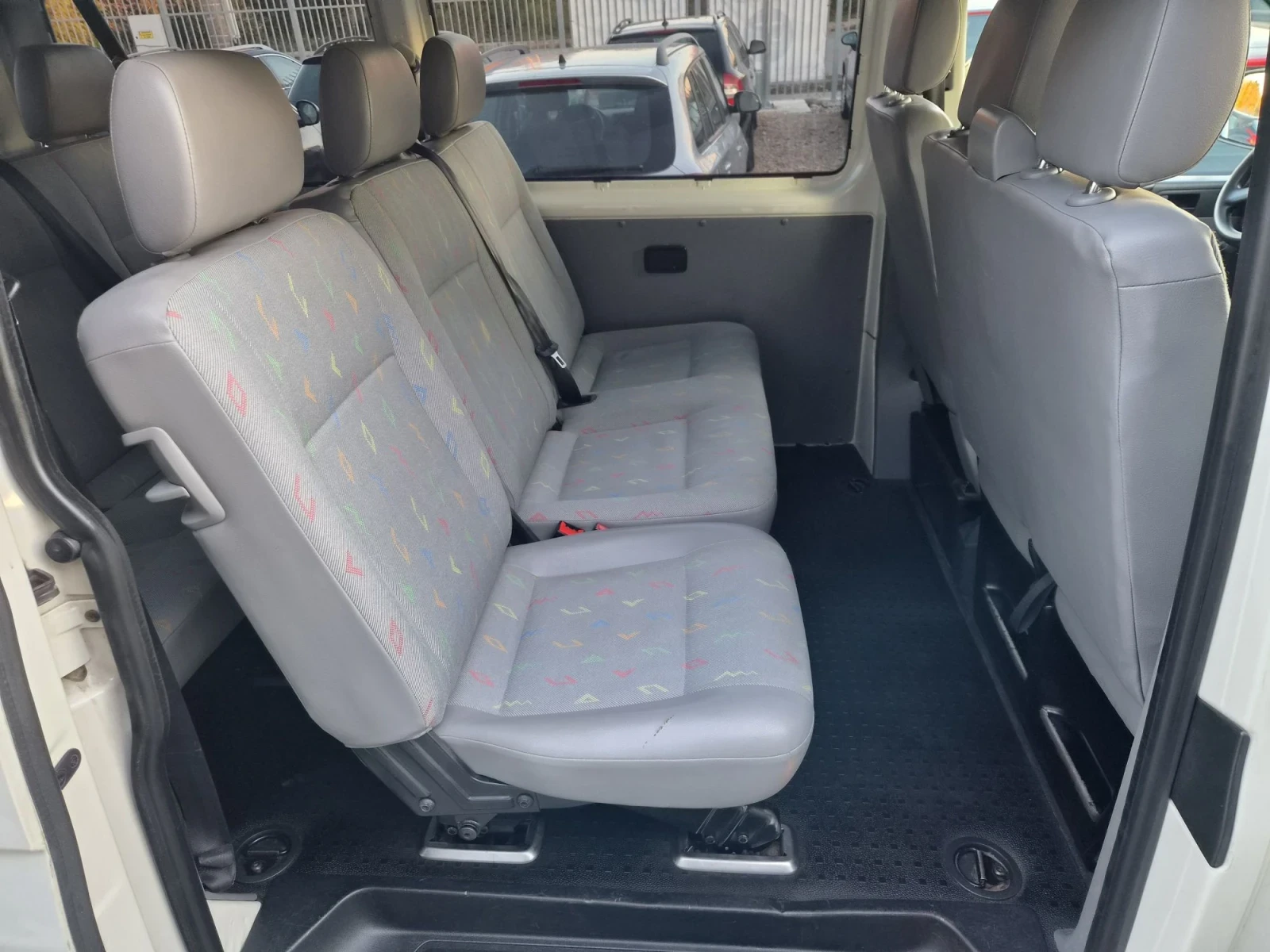 VW Transporter 1.9TDI, снимка 11 - Бусове и автобуси - 56639249