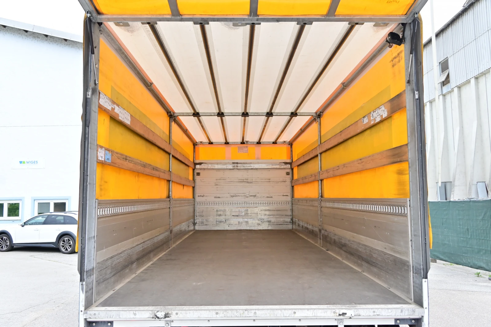 Volvo Fm 330 Борд Капаци Серв.Книжка, снимка 7 - Камиони - 55099140