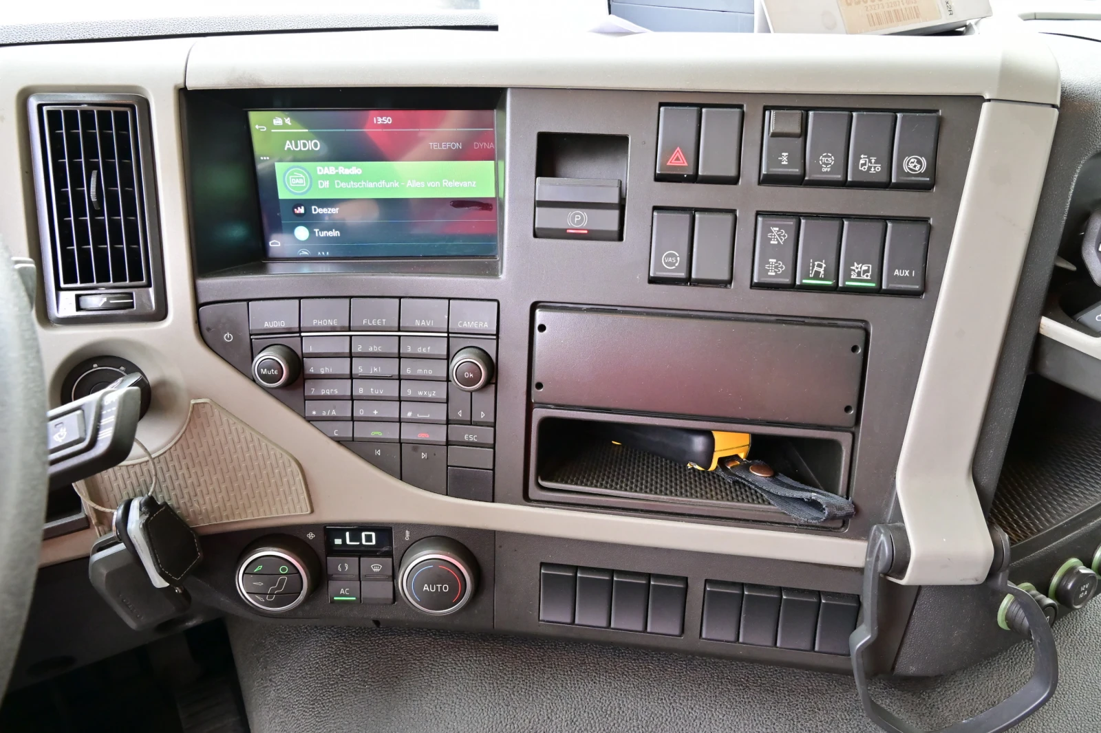 Volvo Fm 330 Борд Капаци Серв.Книжка, снимка 11 - Камиони - 55099140