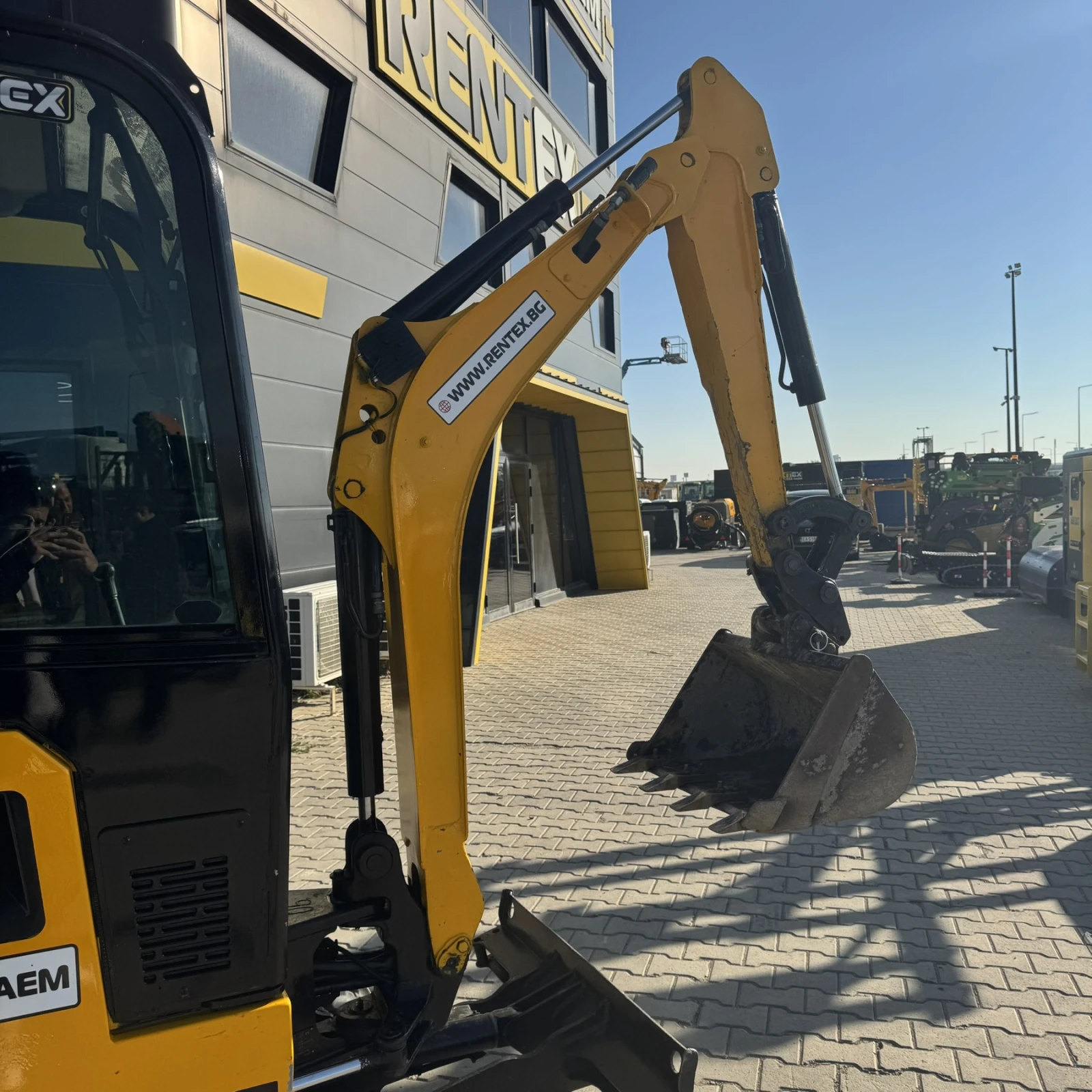 Багер JCB 15C-1, снимка 10 - Индустриална техника - 56611719