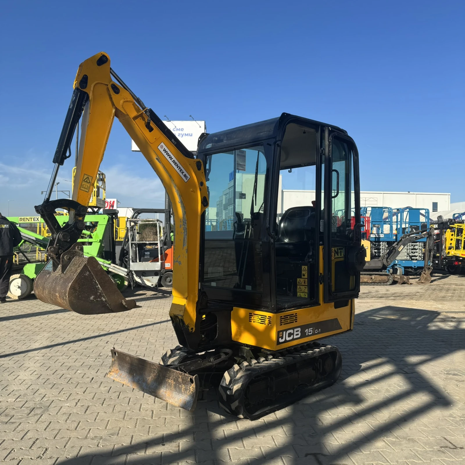 Багер JCB 15C-1, снимка 6 - Индустриална техника - 56611719