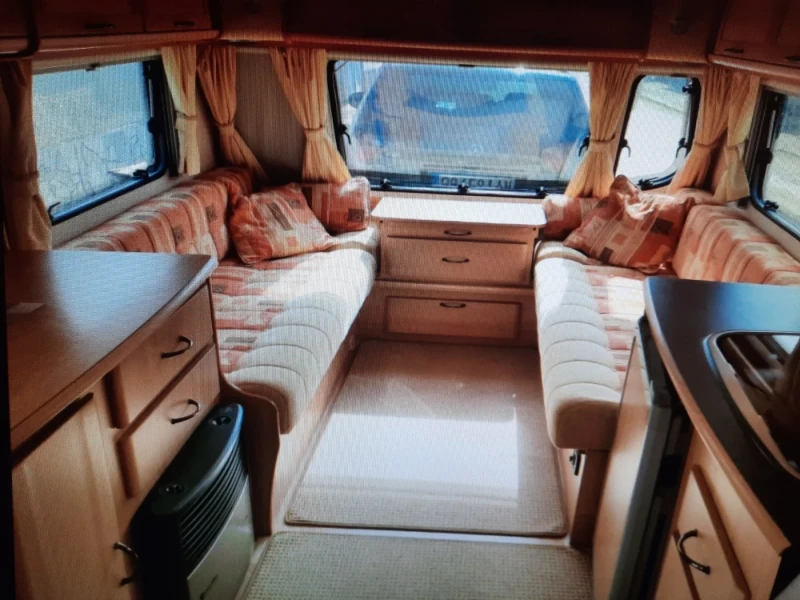 Каравана Avondale Argente, снимка 8 - Каравани и кемпери - 50518821