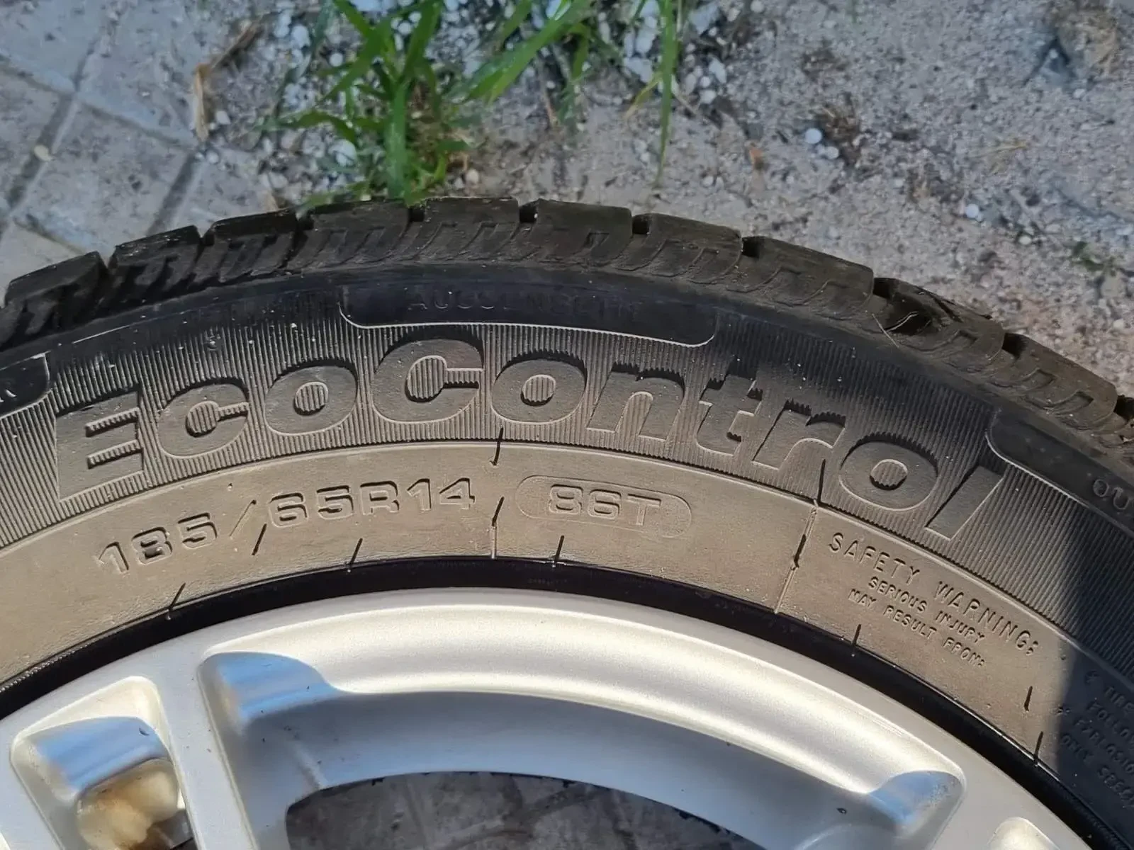 Гуми Летни 185/65R14, снимка 4 - Гуми и джанти - 54100273