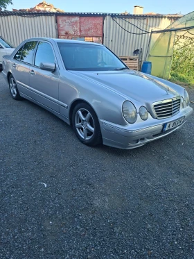 Mercedes-Benz E 270 210