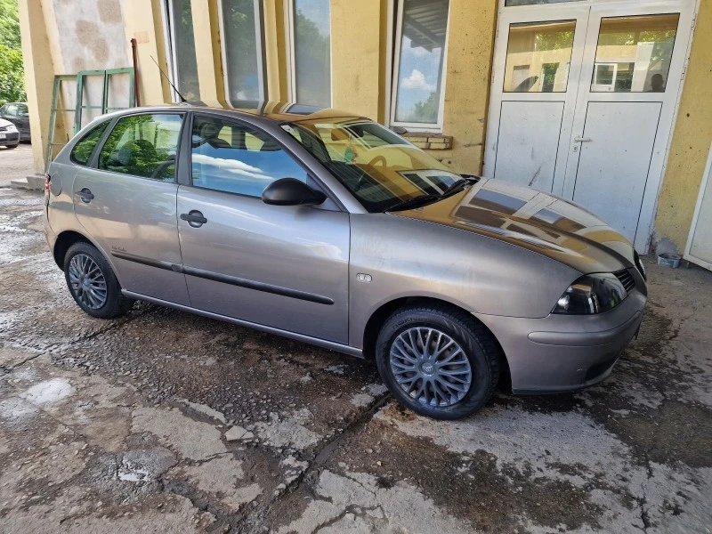 Seat Ibiza 1.2 КЛИМАТИК РЕАЛНИ КИЛОМЕТРИ, снимка 7 - Автомобили и джипове - 46365536