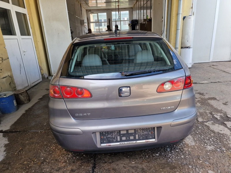 Seat Ibiza 1.2 КЛИМАТИК РЕАЛНИ КИЛОМЕТРИ, снимка 4 - Автомобили и джипове - 46365536