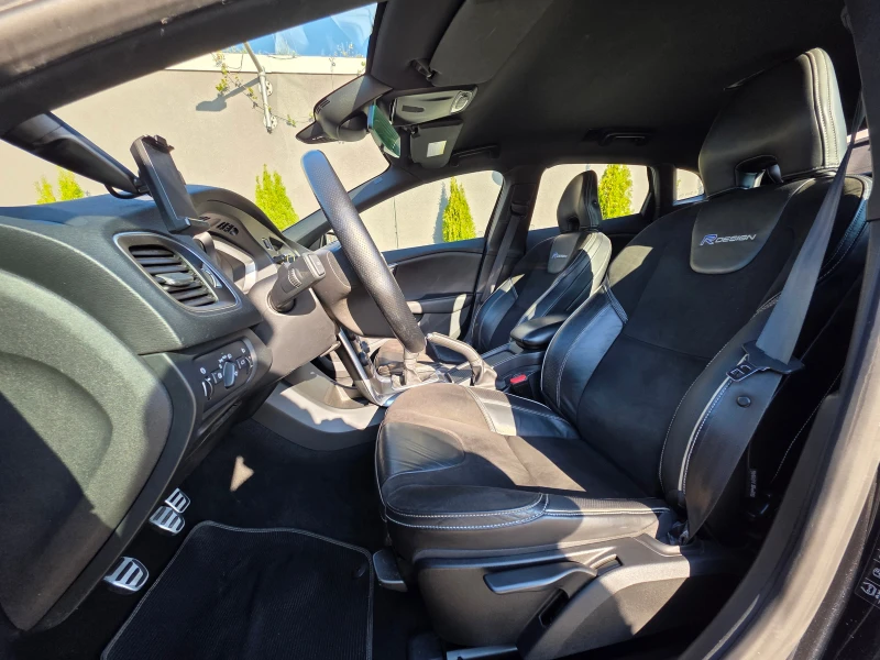 Volvo V40 2.0 D3- R Design , снимка 12 - Автомобили и джипове - 51012826