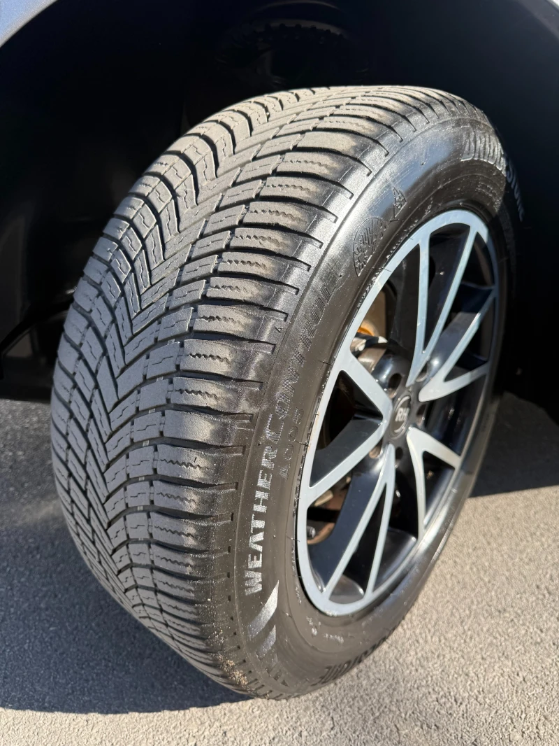 VW Multivan 2.0 TDI* STARLINE* ПЕРФЕКТЕН* , снимка 14 - Автомобили и джипове - 51623862