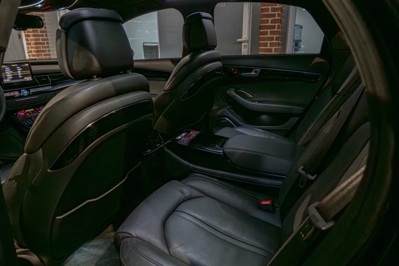 Audi A8 4.2TDI/Алкантар/Обдухване/Bang&Olufsen Premium/Кам, снимка 7 - Автомобили и джипове - 52830292