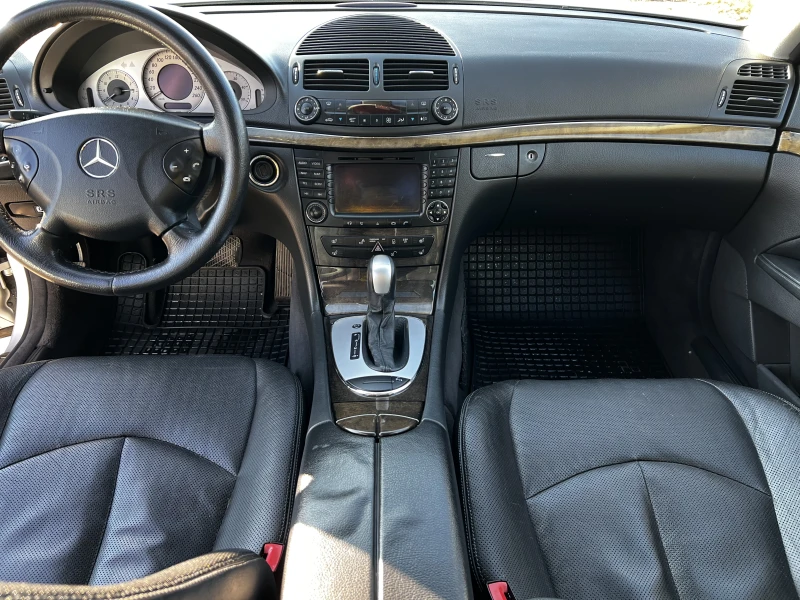 Mercedes-Benz E 320, снимка 6 - Автомобили и джипове - 52868262