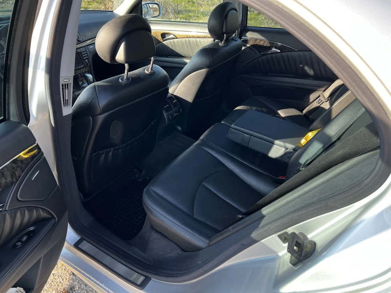 Mercedes-Benz E 320, снимка 9 - Автомобили и джипове - 52868262