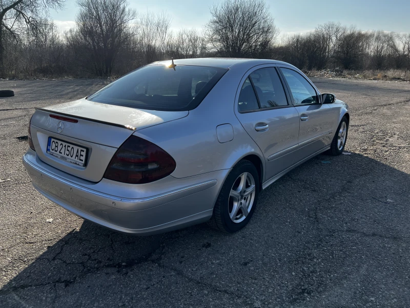 Mercedes-Benz E 320, снимка 4 - Автомобили и джипове - 52868262