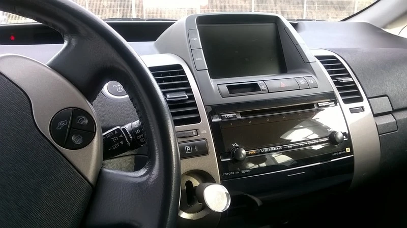 Toyota Prius, снимка 11 - Автомобили и джипове - 50548831