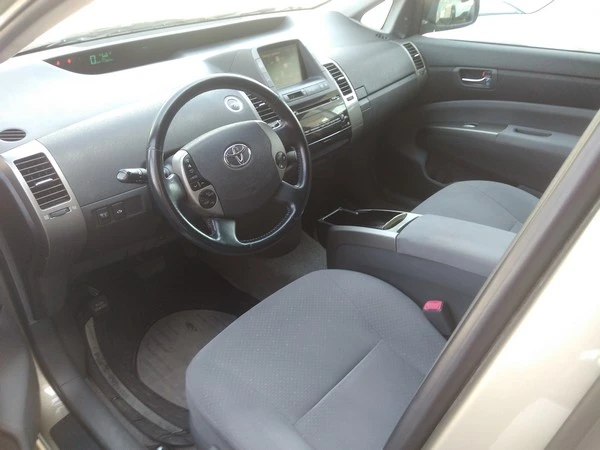 Toyota Prius  - изображение 6