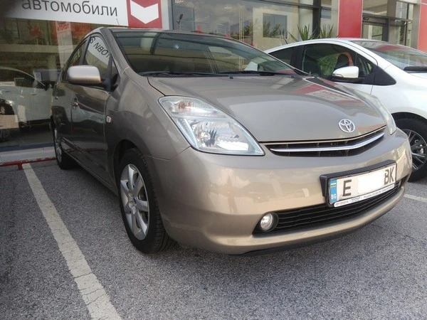 Toyota Prius  - изображение 2