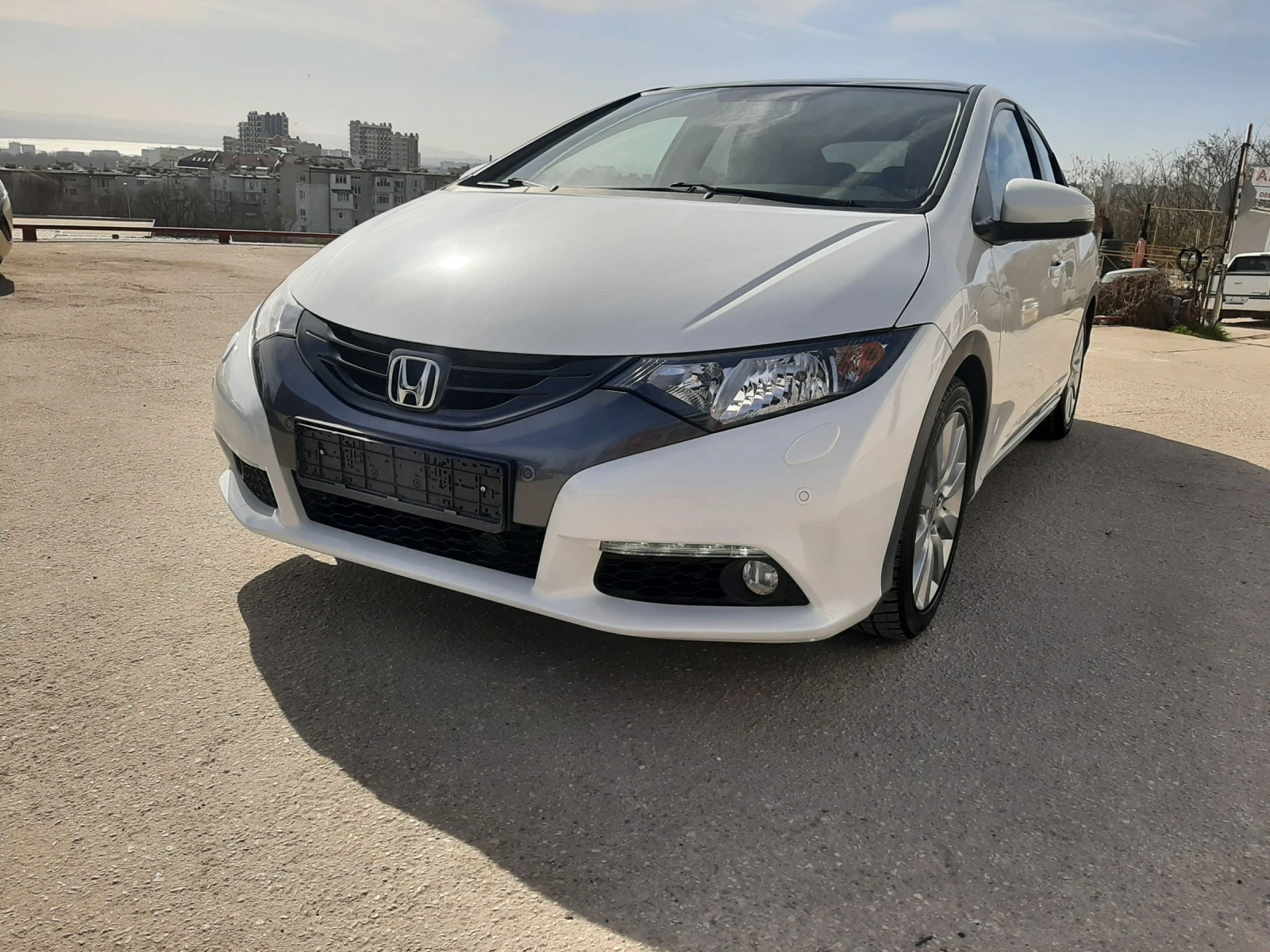 Honda Civic 1.8i-VTEC AUTOMATIC PANORAMA КОЖА - изображение 2