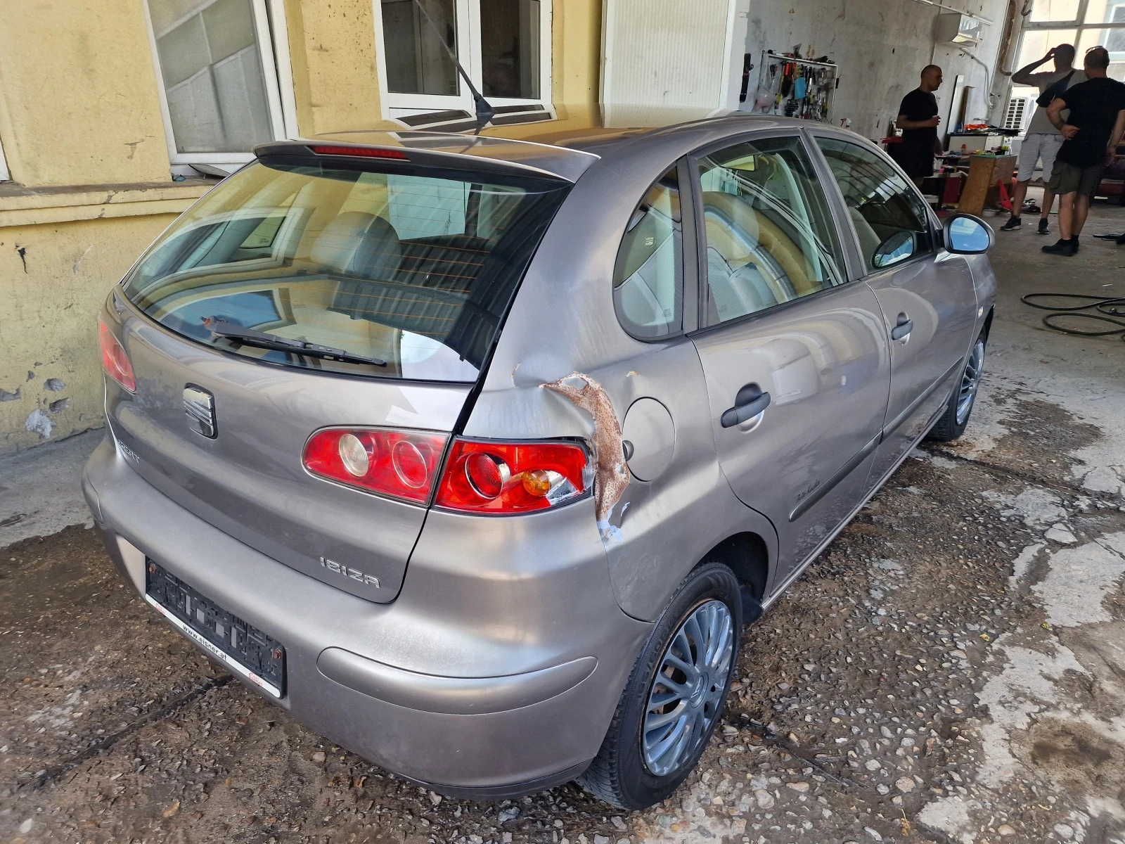 Seat Ibiza 1.2 КЛИМАТИК РЕАЛНИ КИЛОМЕТРИ - изображение 5