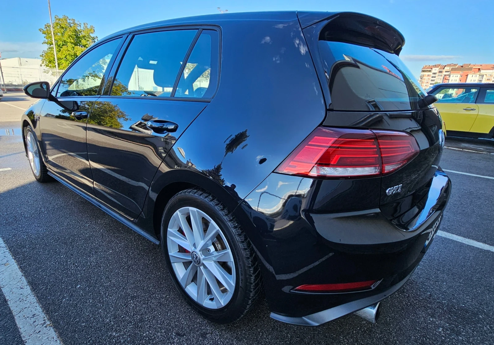 VW Golf 7.5 GTi 2.0 TSi - изображение 9