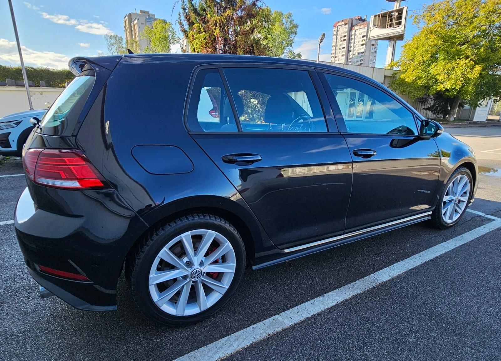 VW Golf 7.5 GTi 2.0 TSi - изображение 8