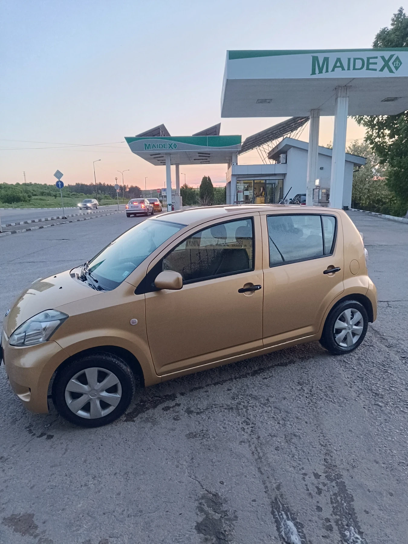 Daihatsu Sirion 1.0 - изображение 6