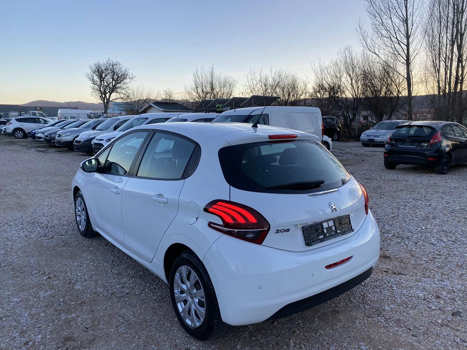 Peugeot 208 1.2i LED EVRO6 - изображение 5